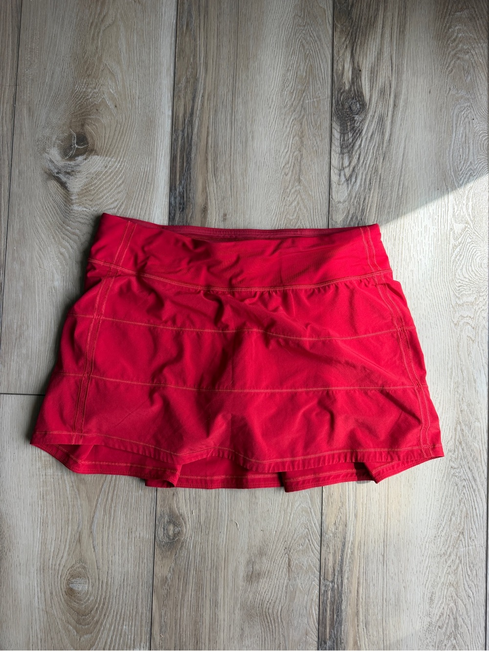 Lululemon Pace Rival Skirt size 8 Reg Length Color Red